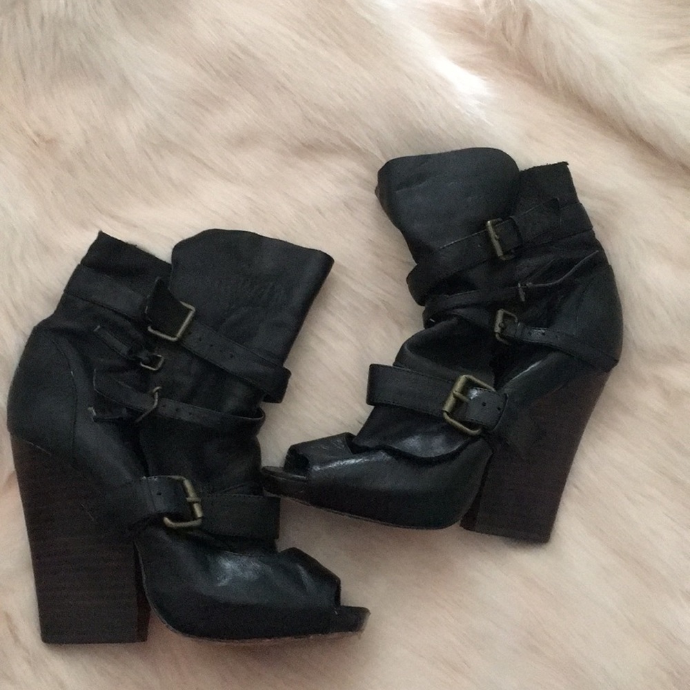 Beautiful Dolce Vita heeled booties